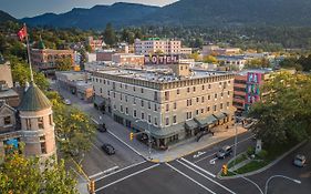 Hume Hotel Nelson